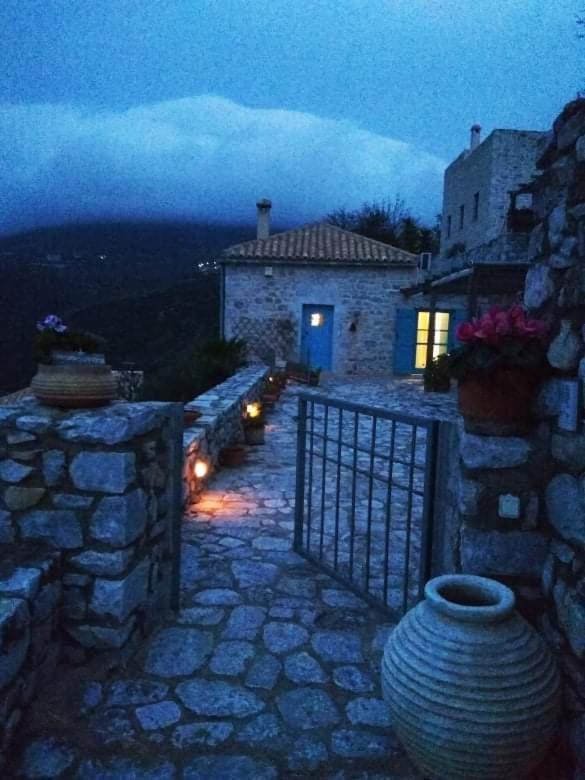 Villa Smaragda Limeni Exterior photo