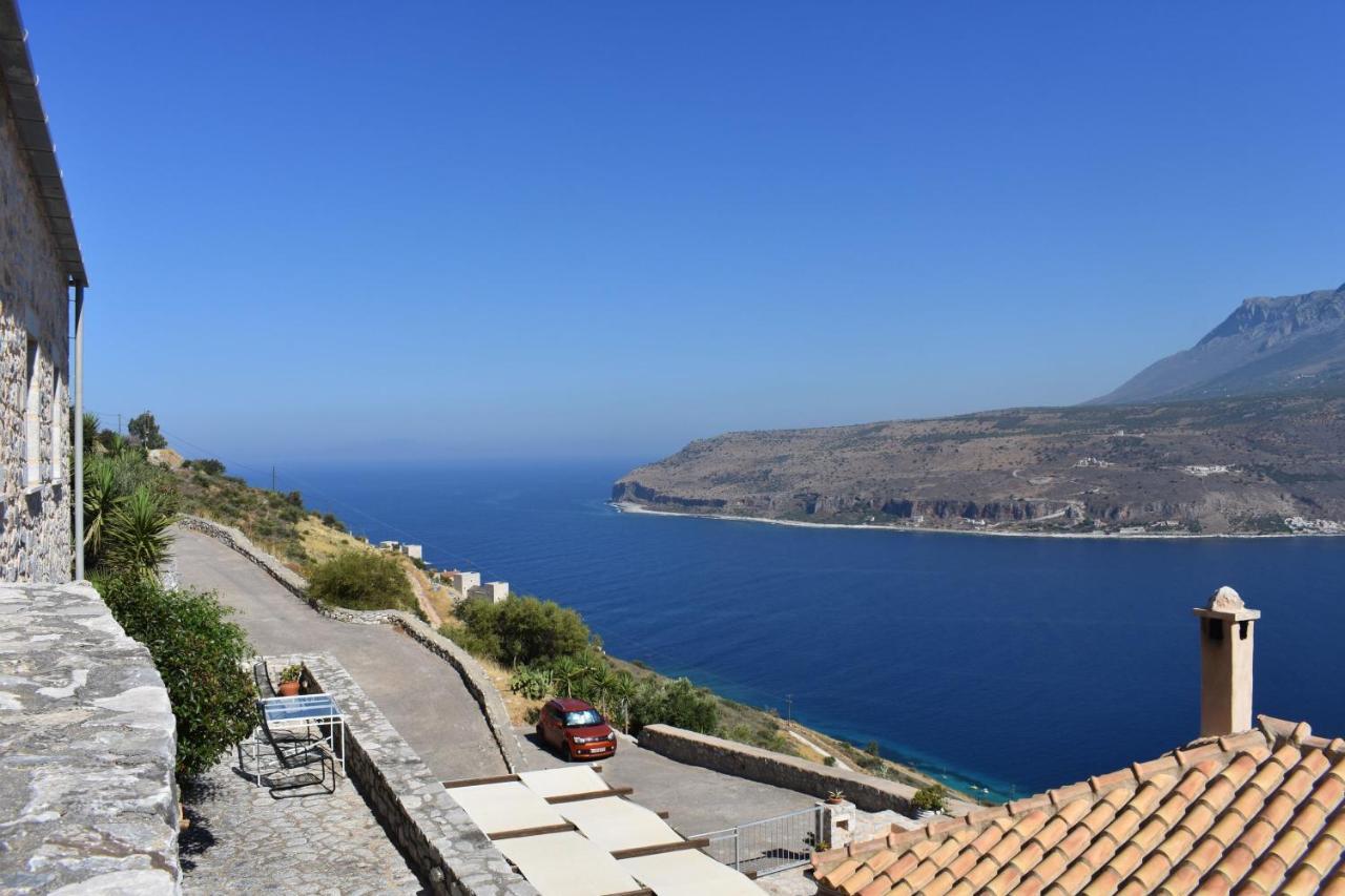Villa Smaragda Limeni Exterior photo